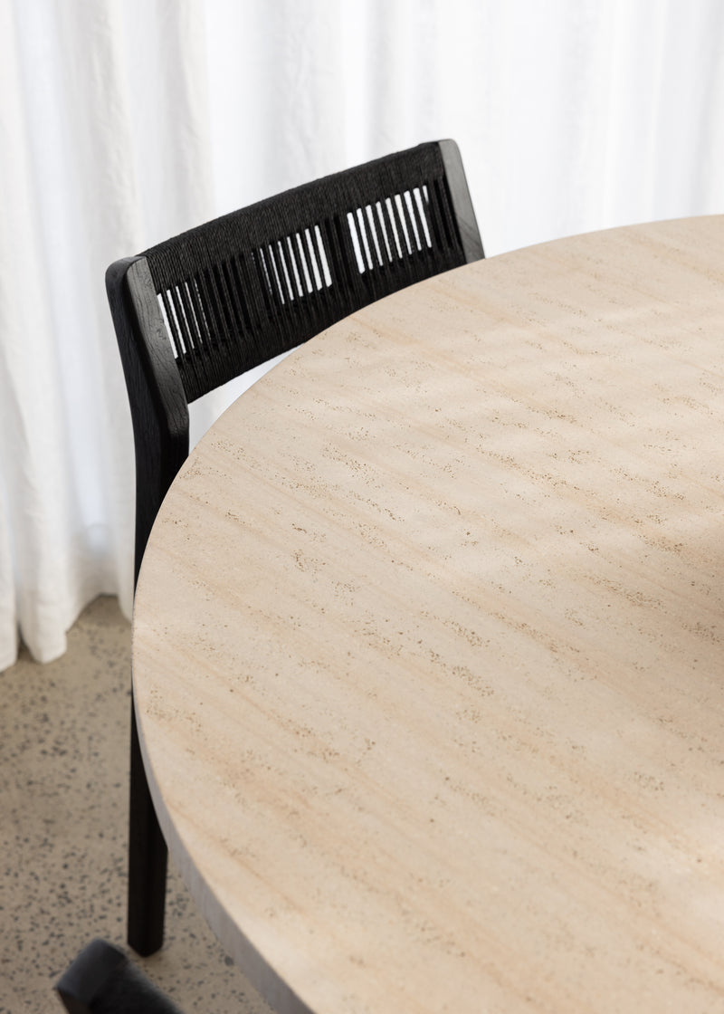 Maru Dining Table