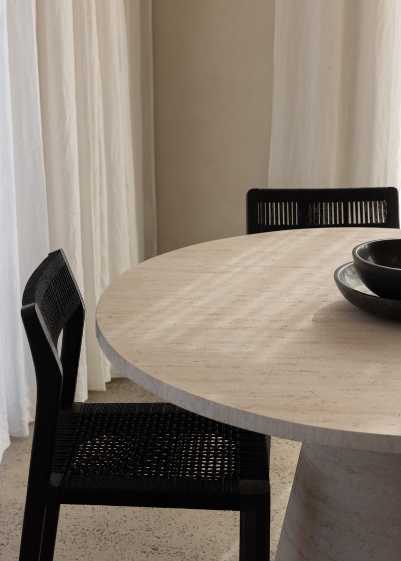 Maru Dining Table