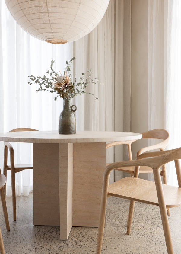 Kapi Dining Table