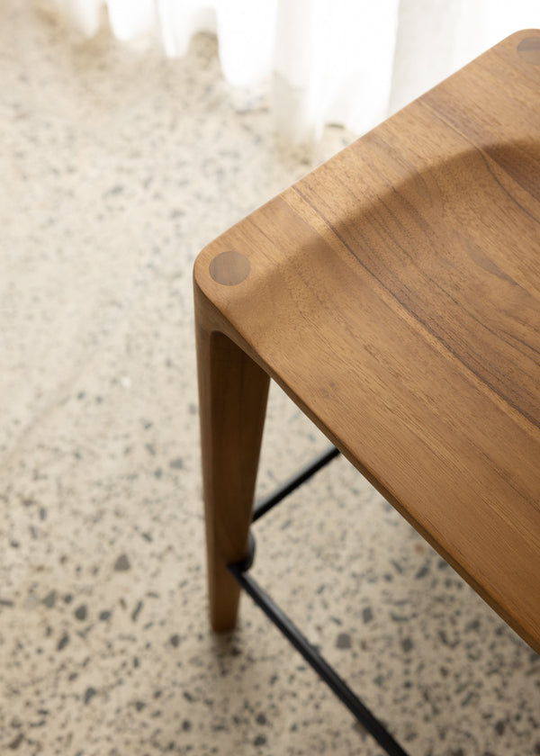 Glide Bar Stool / Natural