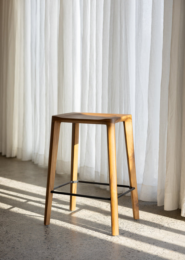 Glide Bar Stool / Natural