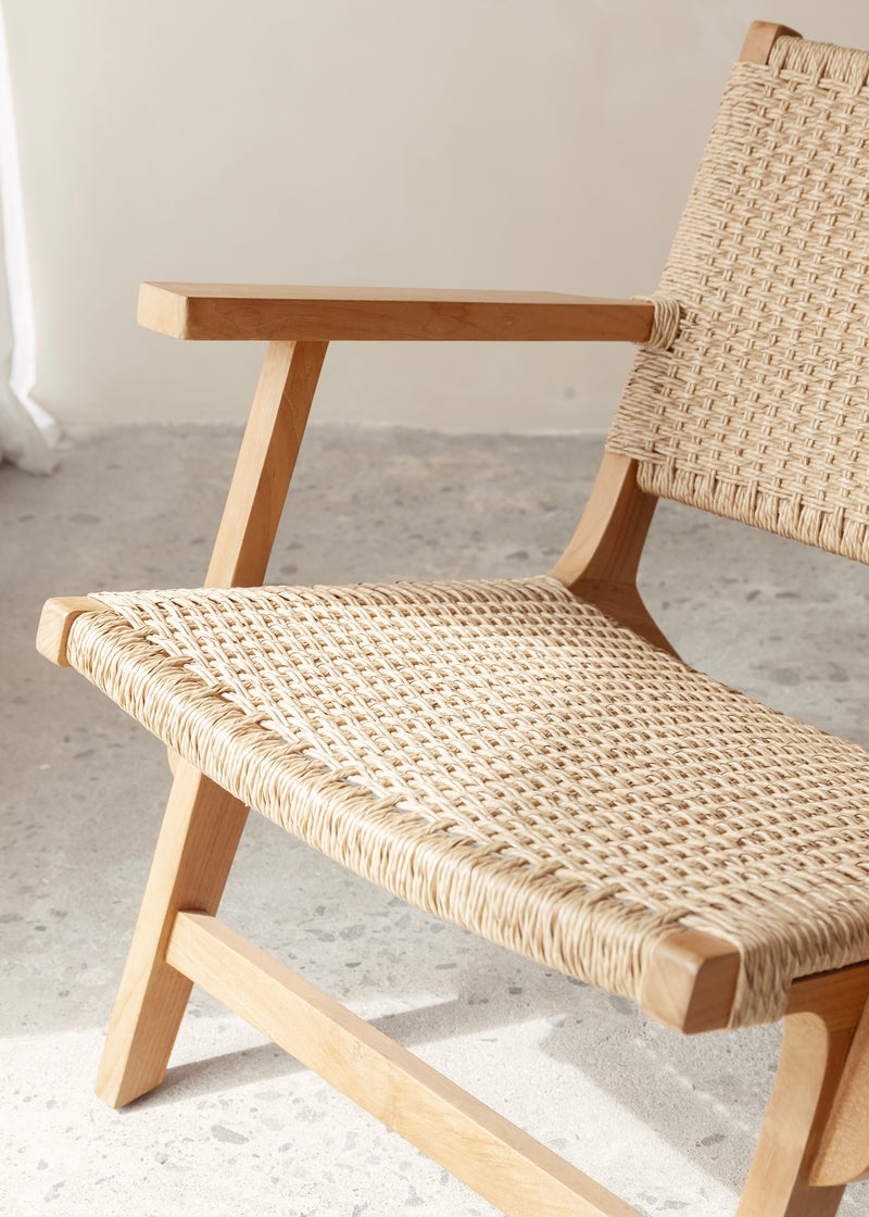 Sunday Teak Lounger with Arm Rest / Natural