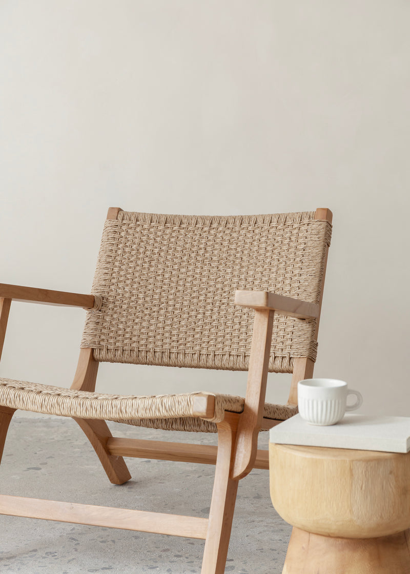 Sunday Teak Lounger with Arm Rest / Natural