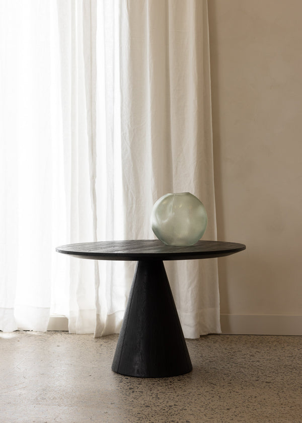 Tiram Coffee Table / Black