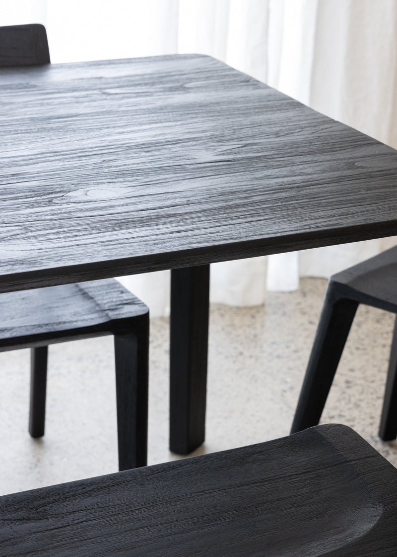 Glide Dining Table / Black