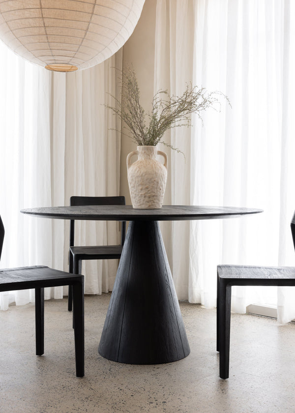 Tiram Dining Table / Black