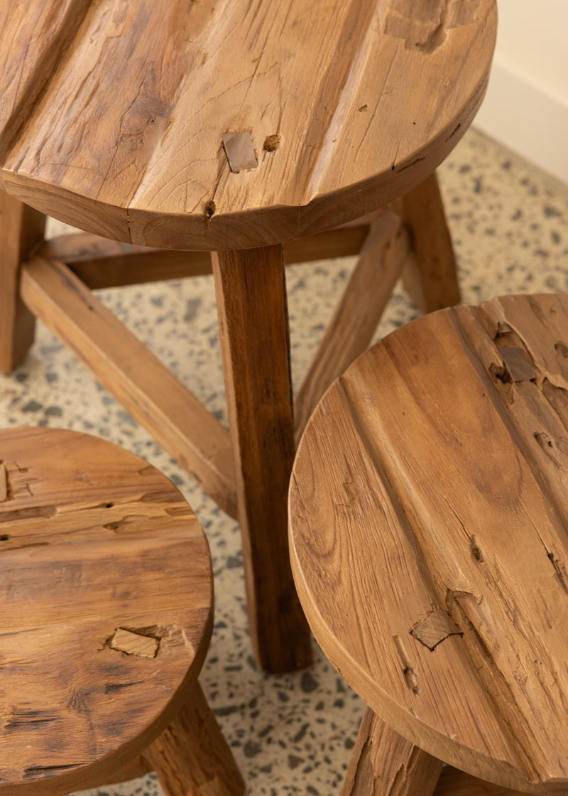 Rustic Triangle Stool / Dark Teak