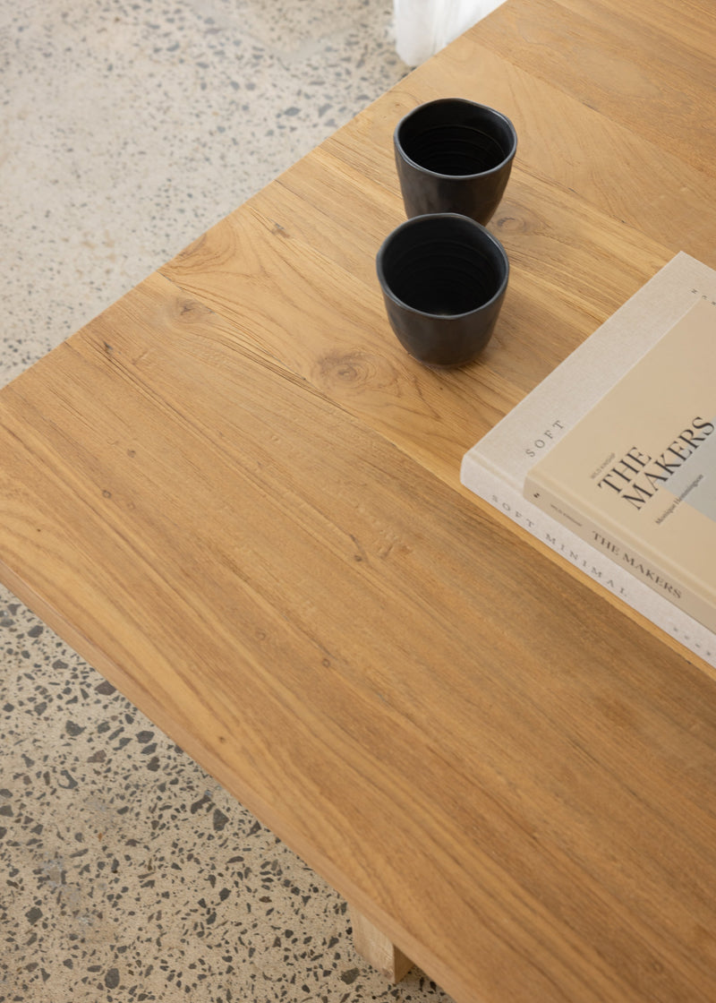 Solo Coffee Table / Natural